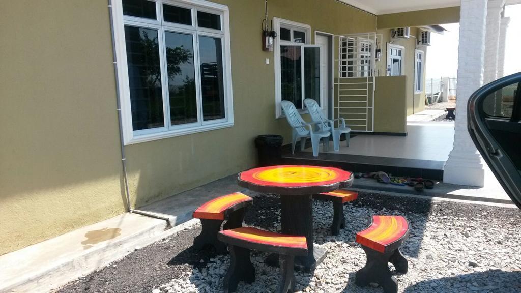 D'Pantai Homestay Kuala Sg. Baru Malacca Exterior foto